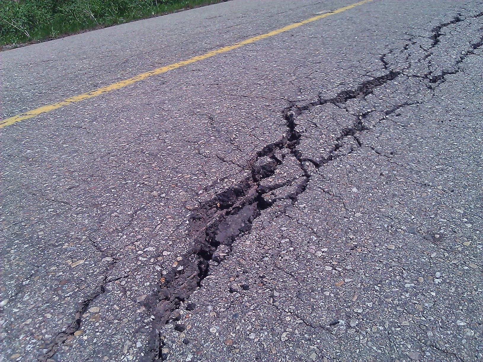 cracks-road | The Horizons Tracker